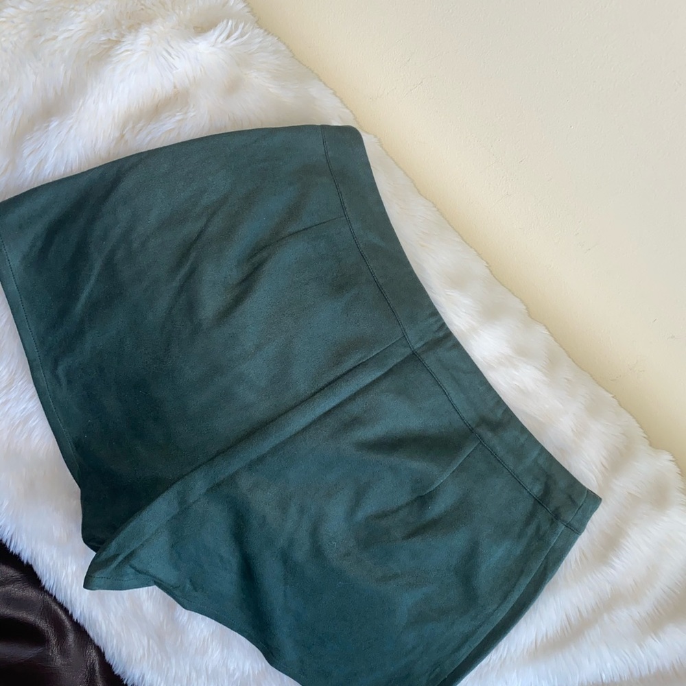Moon River  Studded Faux Suede High Waisted festival Shorts Size L Hunter green - Picture 6 of 12